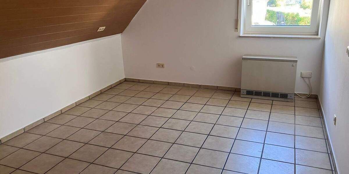 Etagenwohnung Erlangen Hüttendorf - 3 Zimmer, 85 m&sup2;, 850&euro; | Angebot:24632664