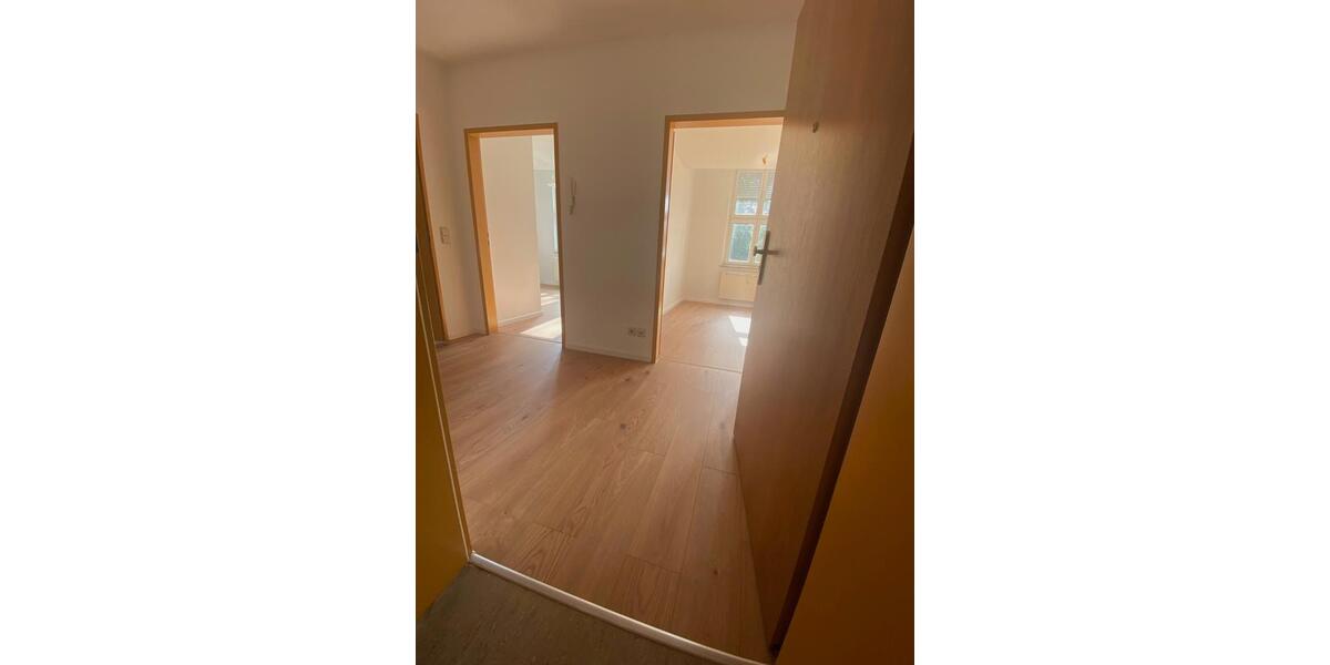 Etagenwohnung Hainichen - 2 Zimmer, 50 m&sup2;, 350&euro; | Angebot:26635359