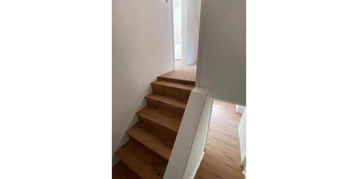 Dachgeschosswohnung ca 48 m2 mit Einbauküche 2 zimmer