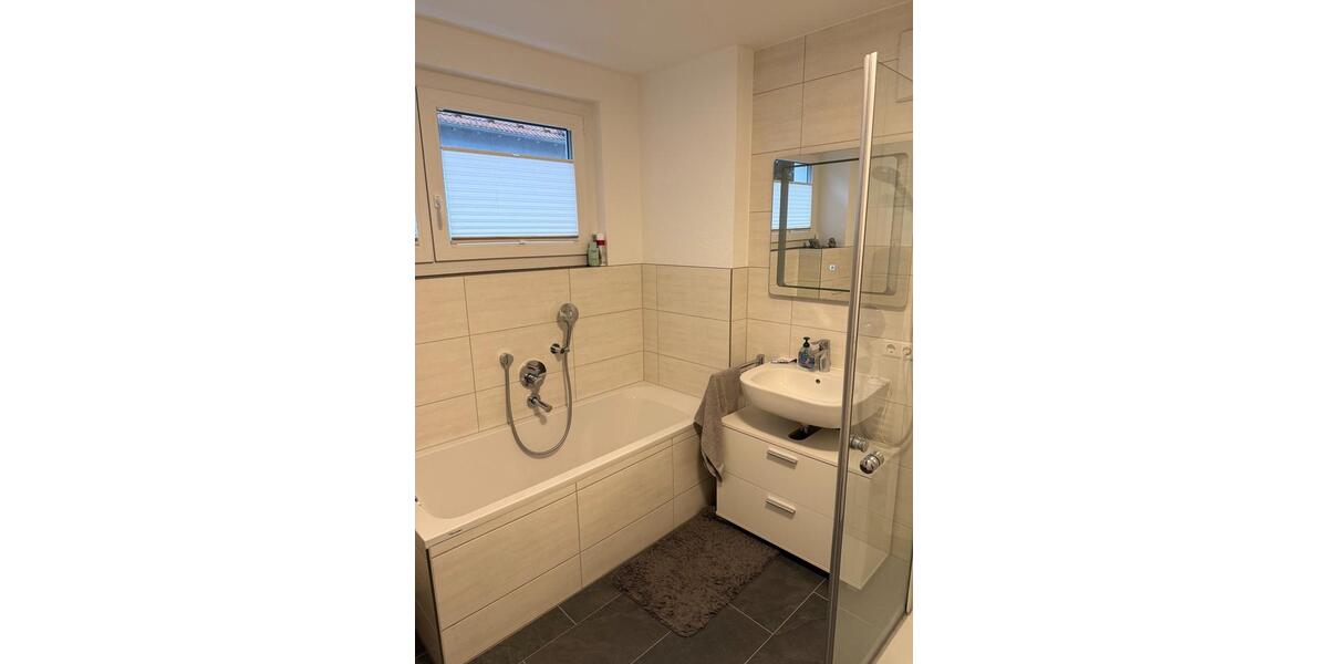 Erdgeschoßwohnung Weinstadt - 3 Zimmer, 119 m&sup2;, 1.602&euro; | Angebot:24753498