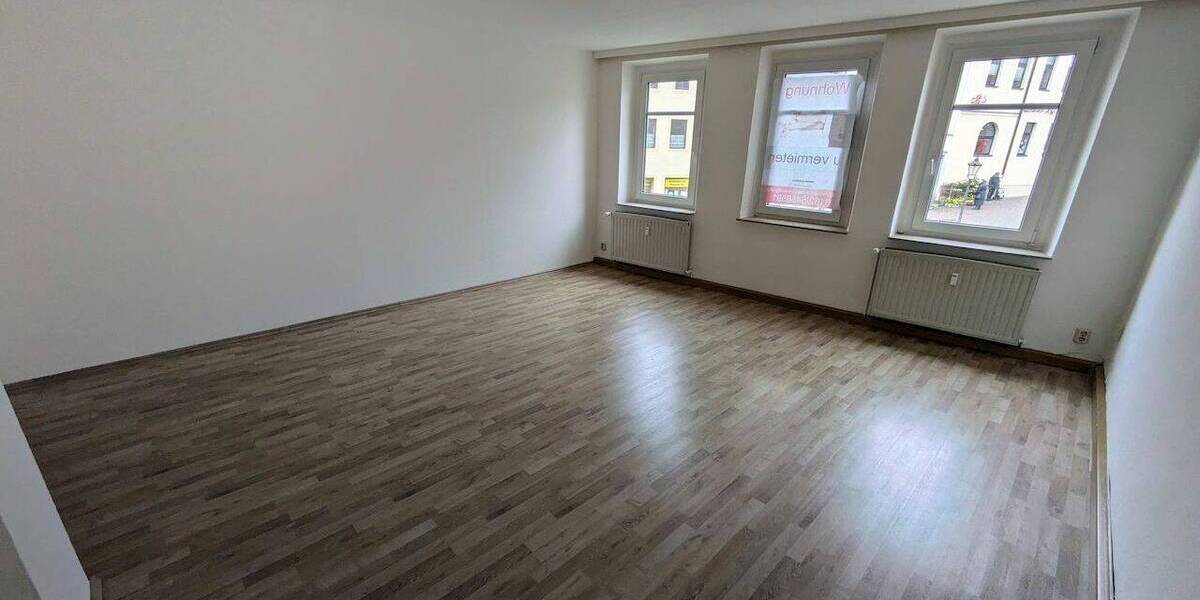 Etagenwohnung Waldenburg - 2 Zimmer, 75 m&sup2;, 300&euro; | Angebot:26758898