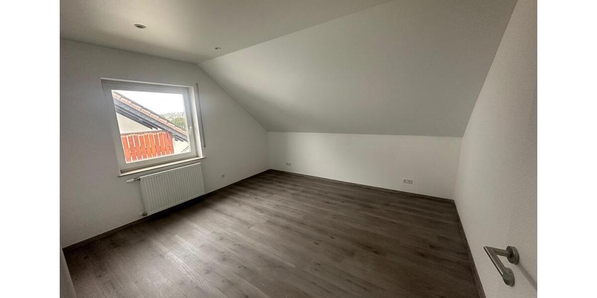 Dachgeschoßwohnung Argenthal - 3 Zimmer, 98 m&sup2;, 980&euro; | Angebot:24742687