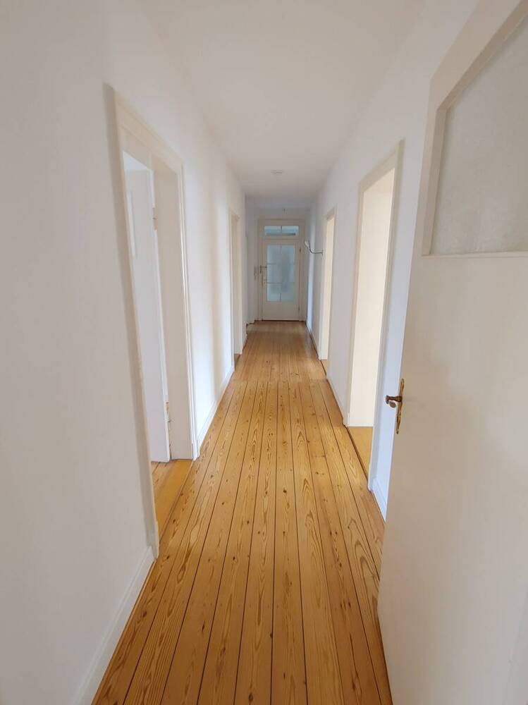 Nähe Stadtpark: Ruhige 4-Zimmer-Wohnung mit Süd-West-Loggia in 23568 Lübeck-St.Gertrud, Lutherstr.