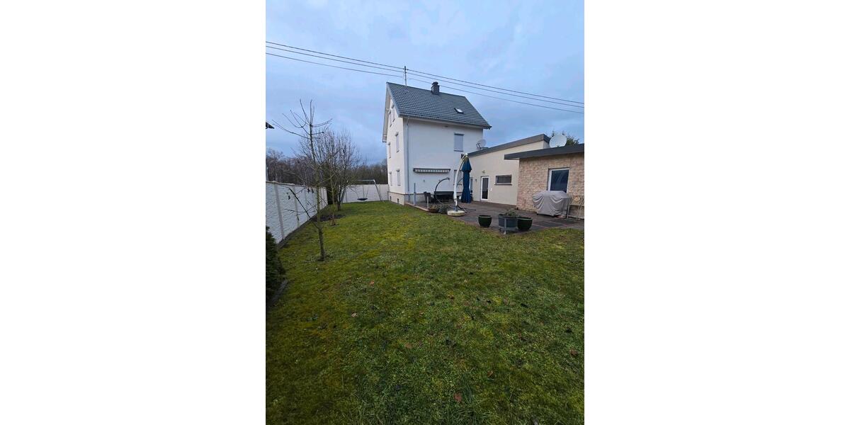 Einfamilienhaus Hundsangen - 6 Zimmer, 240 m&sup2;, 1.800&euro; | Angebot:25064673