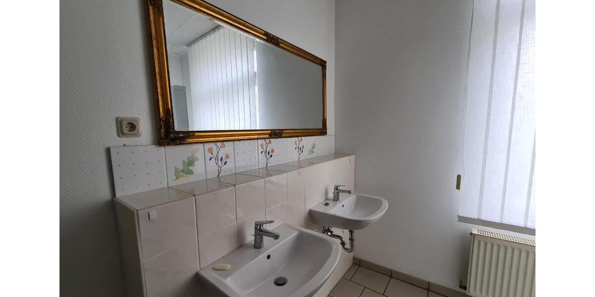 Etagenwohnung Werdau - 1 Zimmer, 33 m&sup2;, 180&euro; | Angebot:26115306