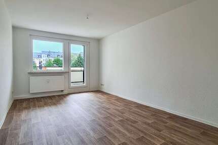 Wohnung Chemnitz Sonnenberg - 3 Zimmer, 60 m&sup2;, 300&euro; | Angebot:27290364