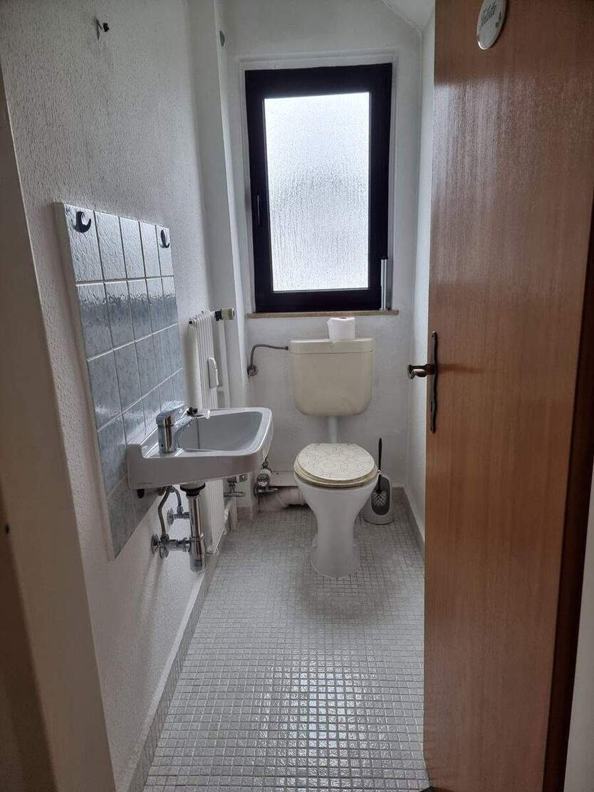 Großzügige 3 Zimmer Dachgeschosswohnung mit Balkon 3 zimmer