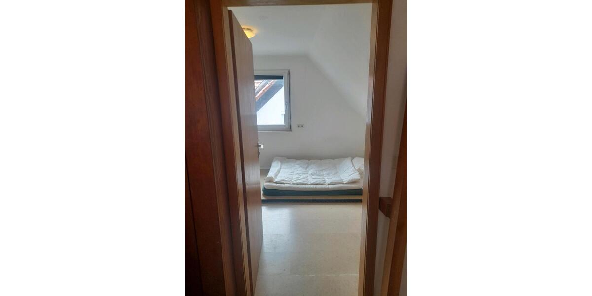 Wohnen auf Zeit Tübingen Lustnau - 1 Zimmer, 14 m&sup2;, 200&euro; | Angebot:26153840