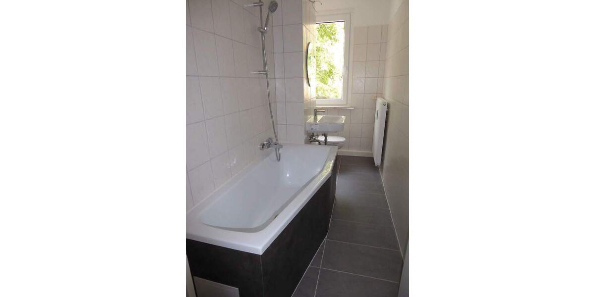 Etagenwohnung Bernburg (Saale) Bernburg - 3 Zimmer, 57 m&sup2;, 329&euro; | Angebot:25739820