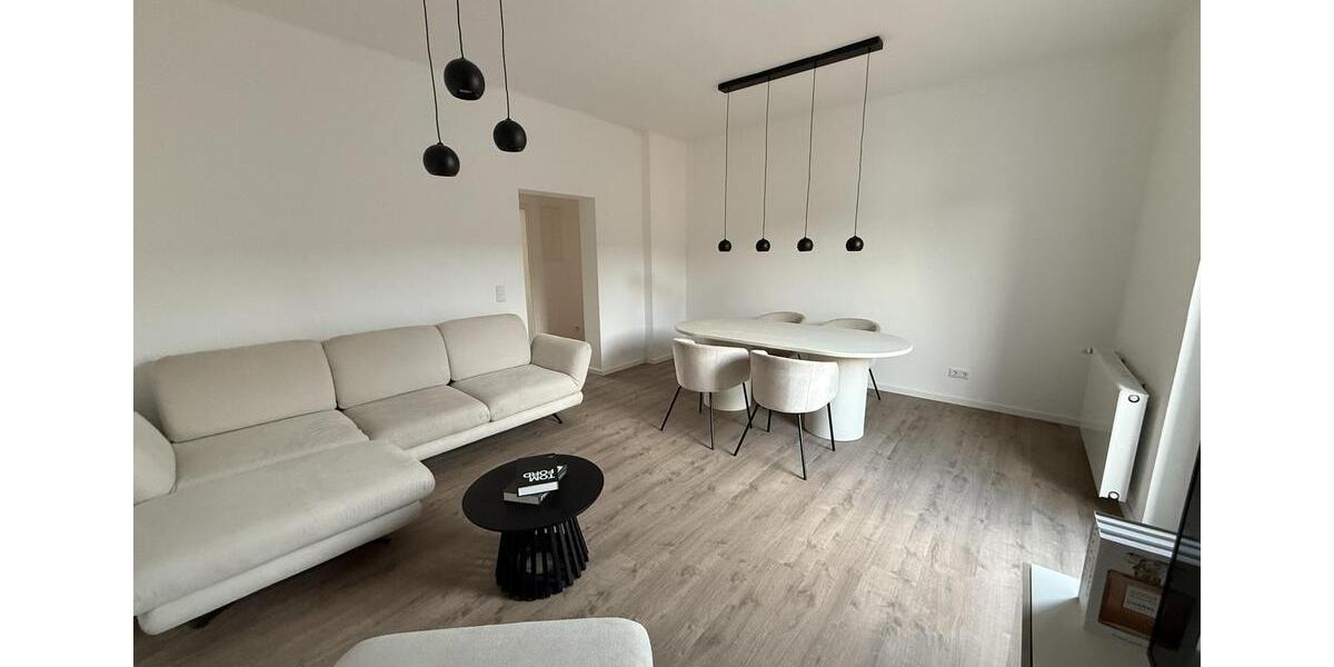 Erstbezug: Moderne 3-Zimmer-Wohnung mit Balkon, voll möbliert 3 zimmer