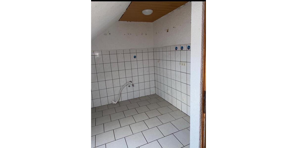 Dachgeschoßwohnung Quierschied - 1 Zimmer, 120 m&sup2;, 480&euro; | Angebot:26042560