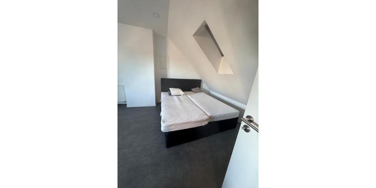 Dachgeschoßwohnung Germersheim - 1 Zimmer, 45 m&sup2;, 600&euro; | Angebot:26163145