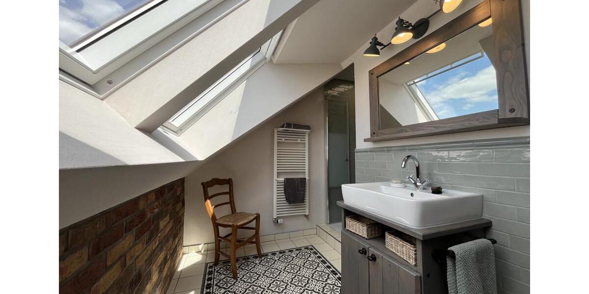 Zentrale Obergeschosswohnung mit Dachterrasse in Wagenfeld 5 zimmer