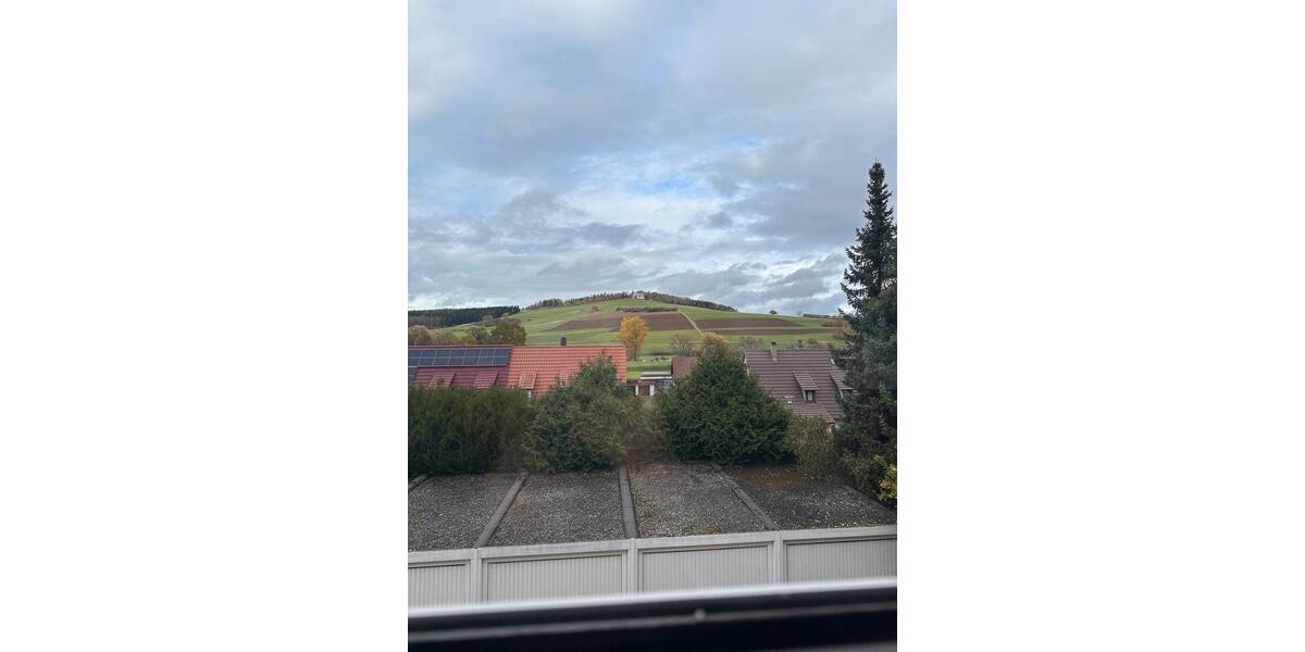 Helle 3,5-Zimmer-Wohnung mit Balkon (1. OG) –ab sofort bezugsfrei 3.5 zimmer