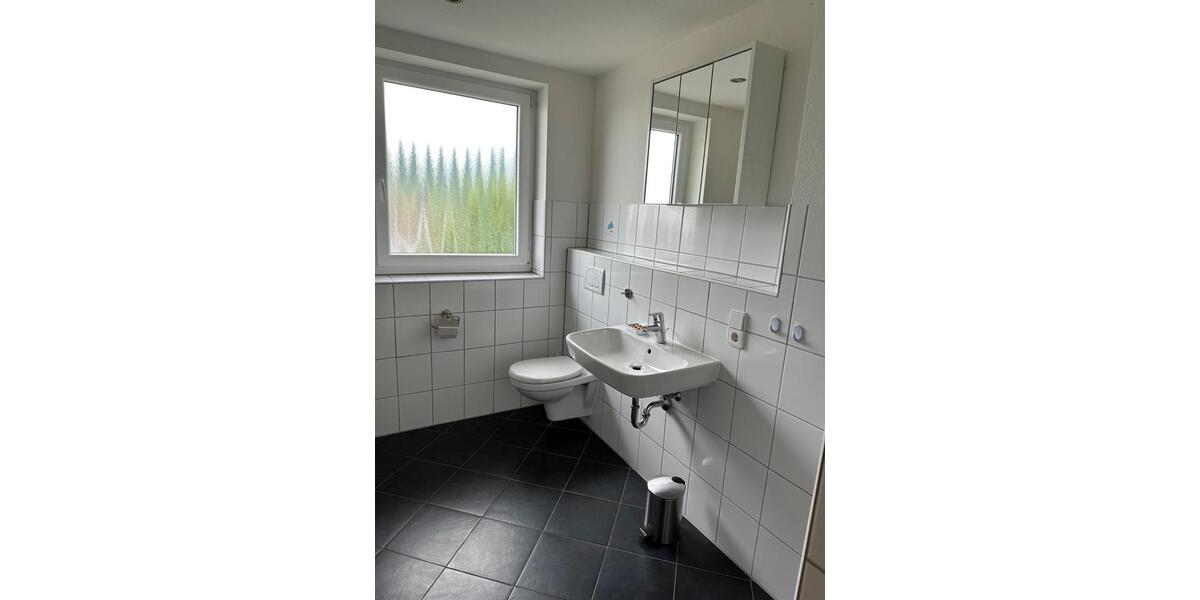 Erdgeschoßwohnung Dettingen an der Erms - 4 Zimmer, 80 m&sup2;, 2.200&euro; | Angebot:24590426