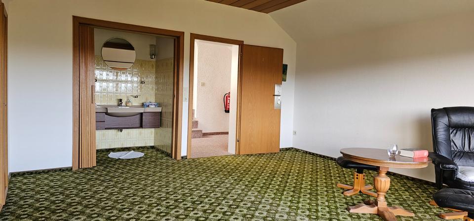 Bauernhaus, Landhaus Zenting - 8 Zimmer, 235 m&sup2;, 1.820&euro; | Angebot:25054472