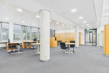 großzügige Gewerbeeinheit in zentraler Lage von Düren zimmer