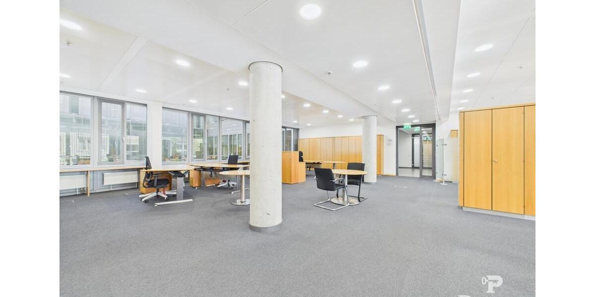 großzügige Gewerbeeinheit in zentraler Lage von Düren zimmer