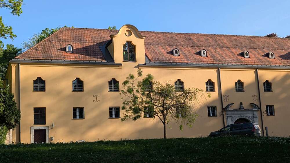 Etagenwohnung Regensburg Prüfening - 3 Zimmer, 133 m&sup2;, 1.350&euro; | Angebot:27285623