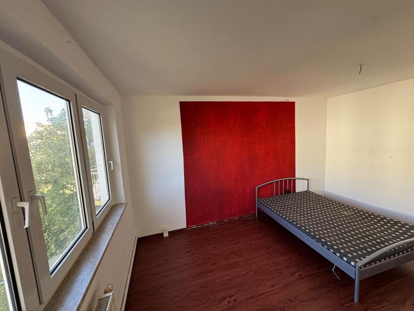 günstige schöne 2-Zimmer Altbau Wohnung