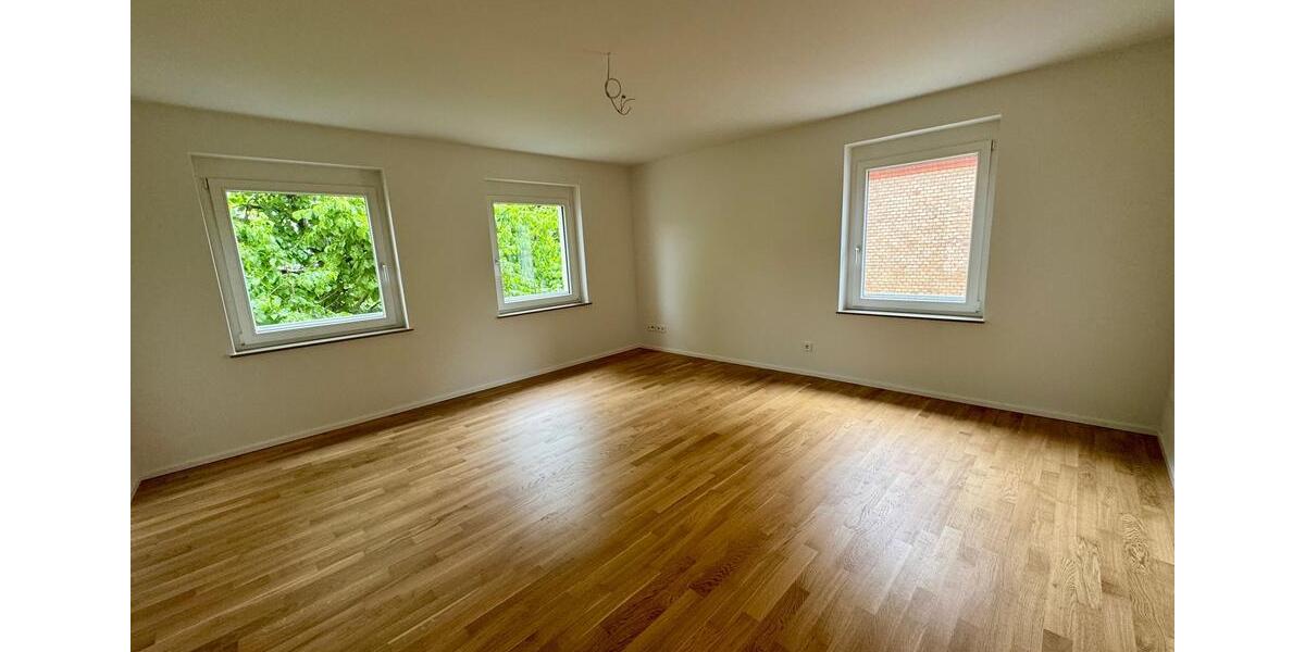 Dachgeschoßwohnung Esslingen am Neckar - 3 Zimmer, 93 m&sup2;, 1.625&euro; | Angebot:26489751