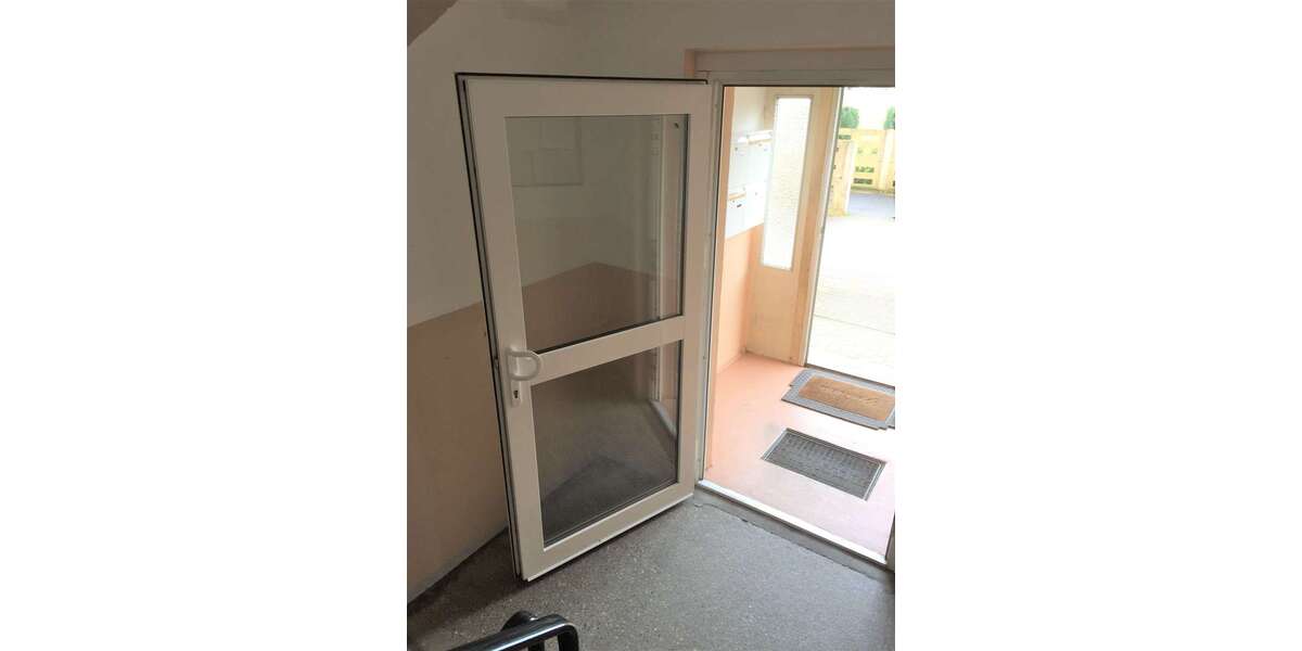 NEU -frisch renoviert. Gut geschnittene 4 Zimmer mit Balkon und Einbauküche. Flexibel ab 6 Monate ! - Appartement Annaburg | Angebot:21221245