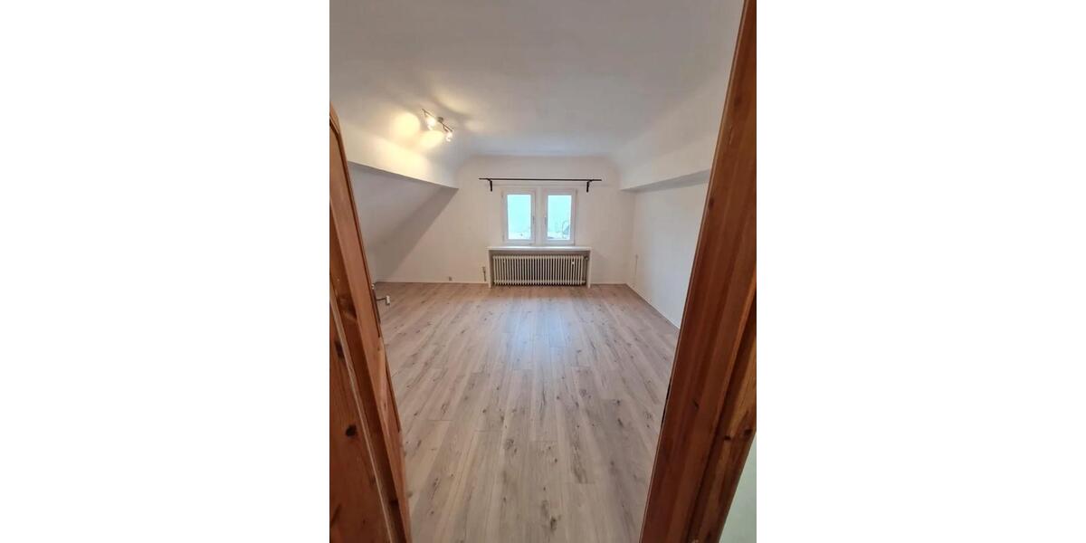 Sanierte Dachgeschosswohnung mit Weitblick in Remscheid Hasten 2 zimmer