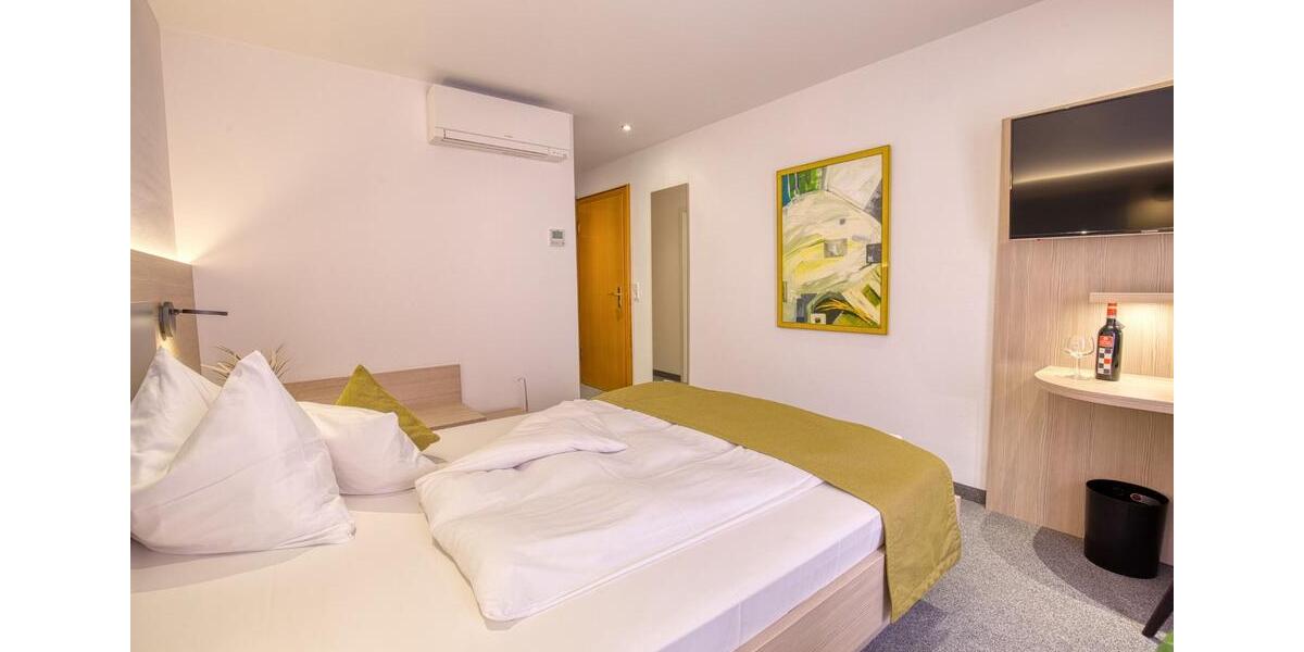 grosses Zimmer mit eigener DuscheWc, TV, Wlan, Boardinghaus, Waschmaschine, Trockner 1 zimmer