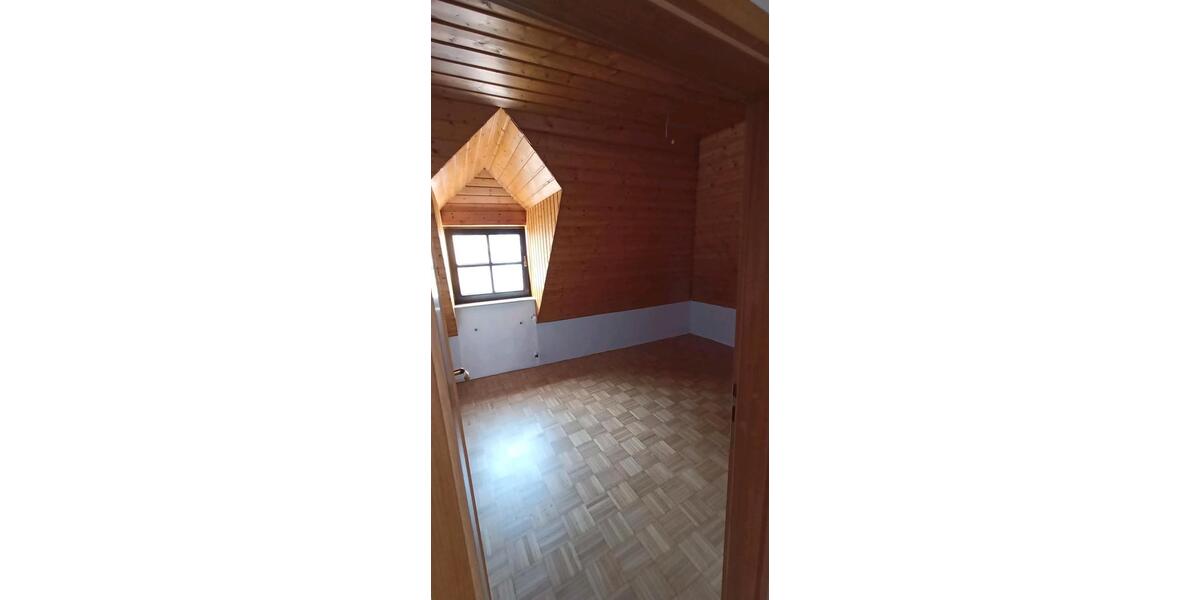 Dachgeschoßwohnung Weikersheim - 3 Zimmer, 67 m&sup2;, 500&euro; | Angebot:26699163