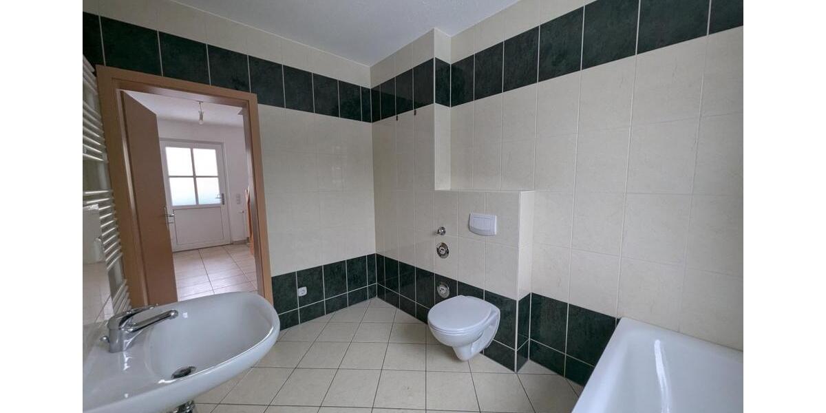 Reihenhaus Delitzsch - 4 Zimmer, 101 m&sup2;, 1.299&euro; | Angebot:25417943