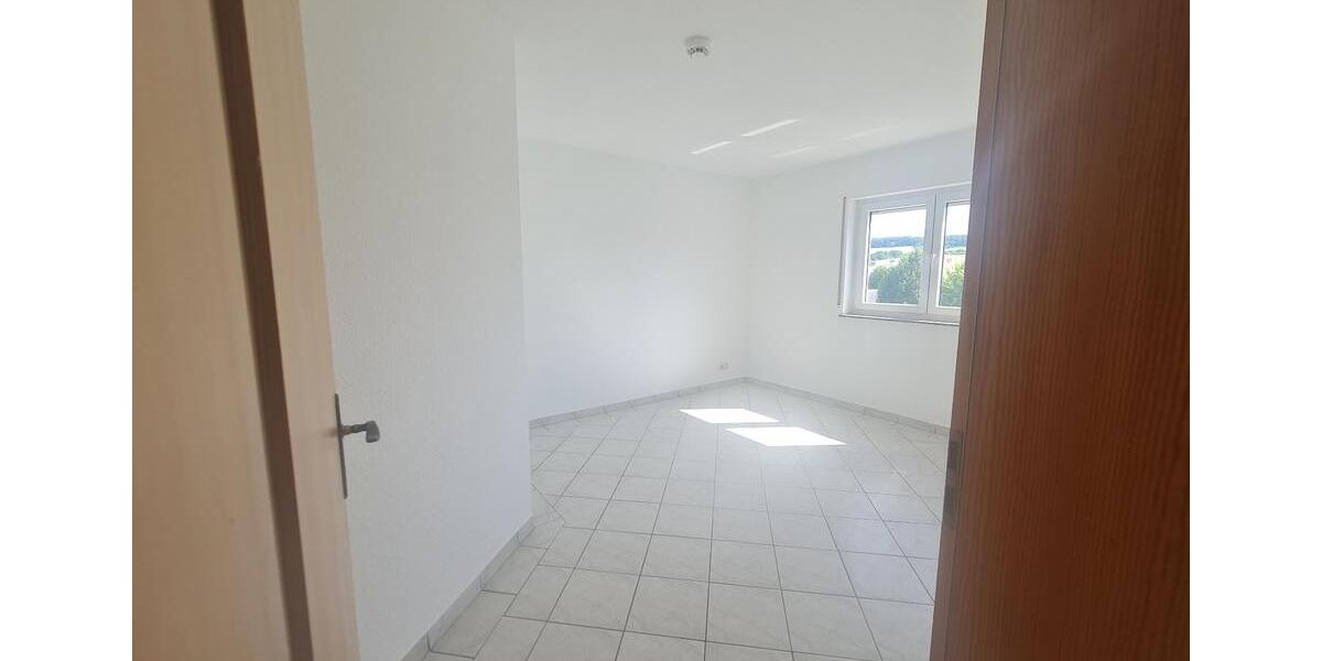 Etagenwohnung Hünfelden - 3 Zimmer, 85 m&sup2;, 675&euro; | Angebot:25656956