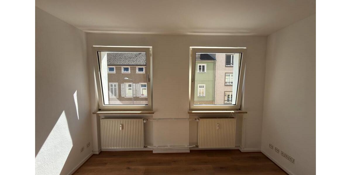 Etagenwohnung Wiesbaden Biebrich - 2 Zimmer, 47 m&sup2;, 990&euro; | Angebot:26325843