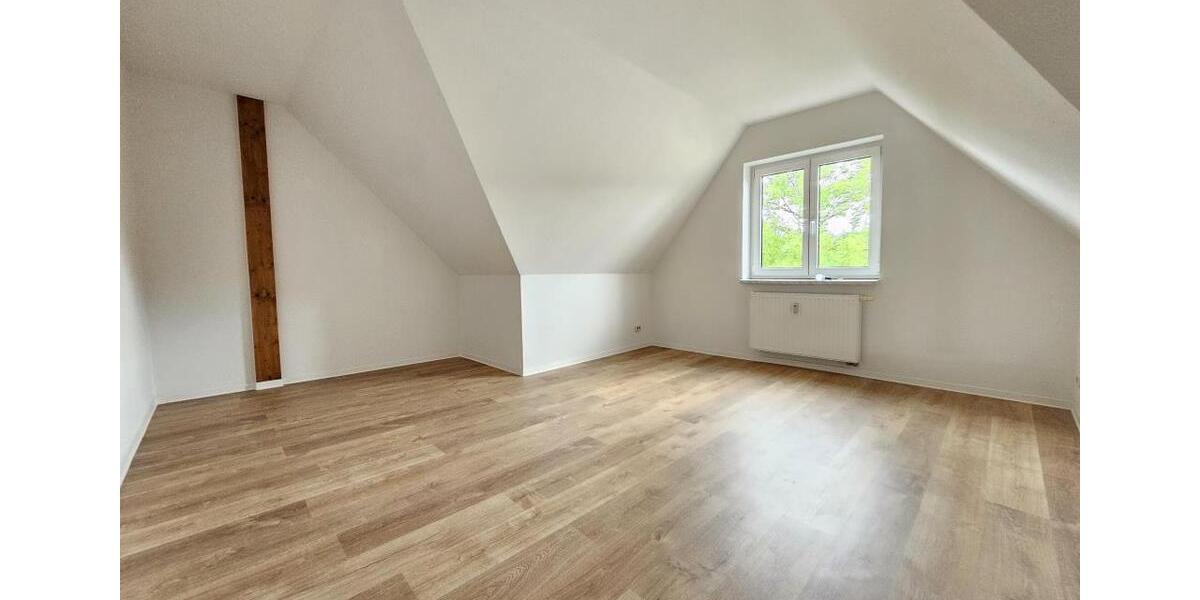 Dachgeschoßwohnung Eibenstock - 3 Zimmer, 74 m&sup2;, 406&euro; | Angebot:25084328