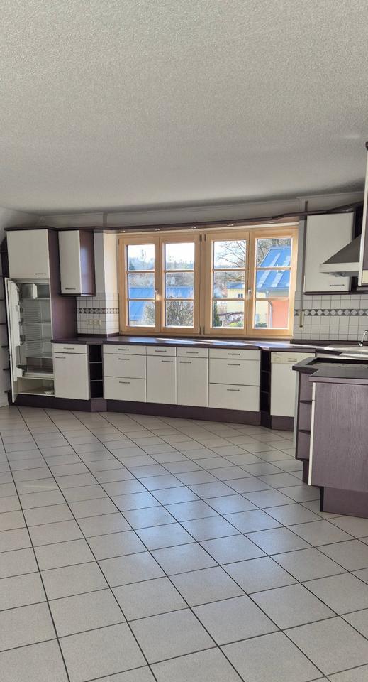 ab 01.11. zu vermieten, 4-Zi-Whg, EBK, Balkon,
