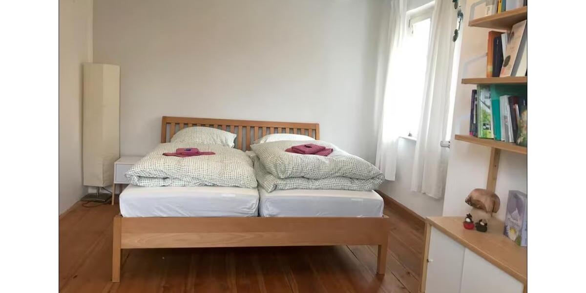 Einfamilienhaus Burgwindheim - 9 Zimmer, 250 m&sup2;, 1.600&euro; | Angebot:25025245