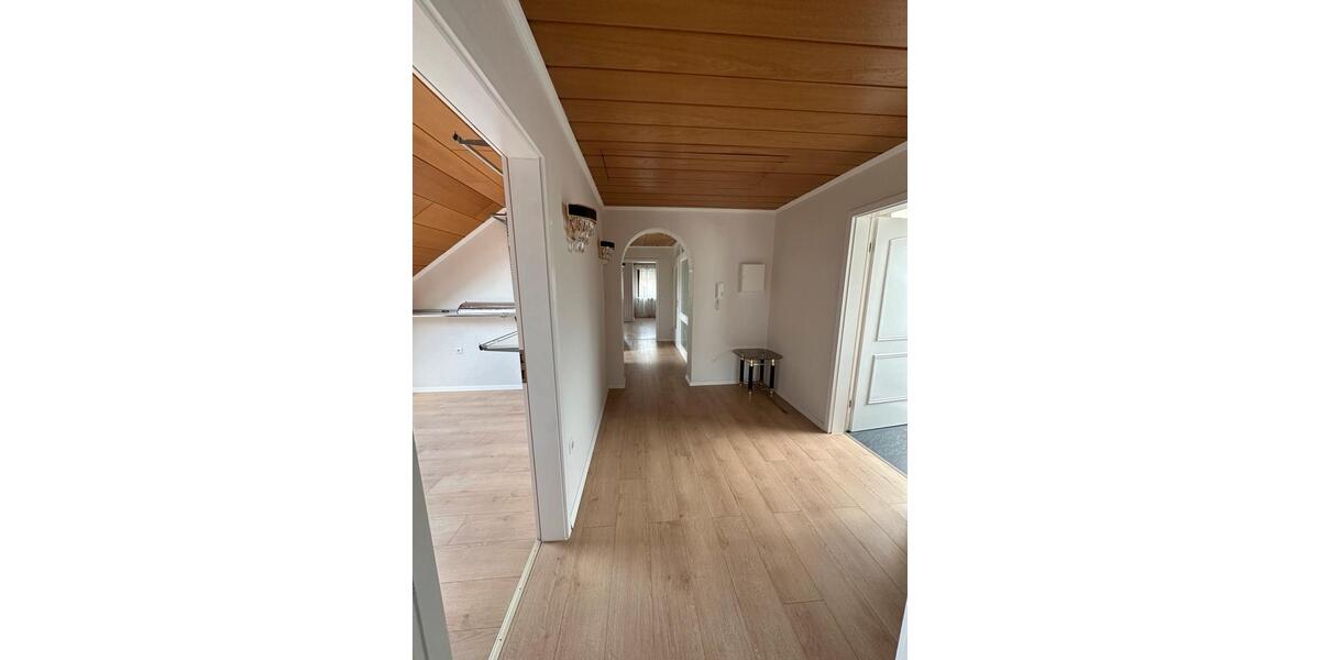 Etagenwohnung Stutensee - 4 Zimmer, 98 m&sup2;, 1.550&euro; | Angebot:24563587