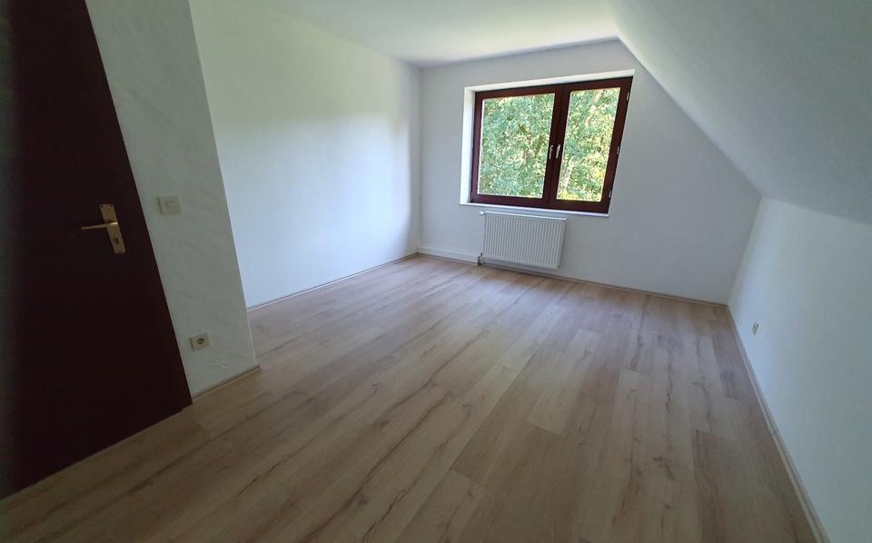 Dachgeschoßwohnung Soltau - 4 Zimmer, 94 m&sup2;, 900&euro; | Angebot:25946946