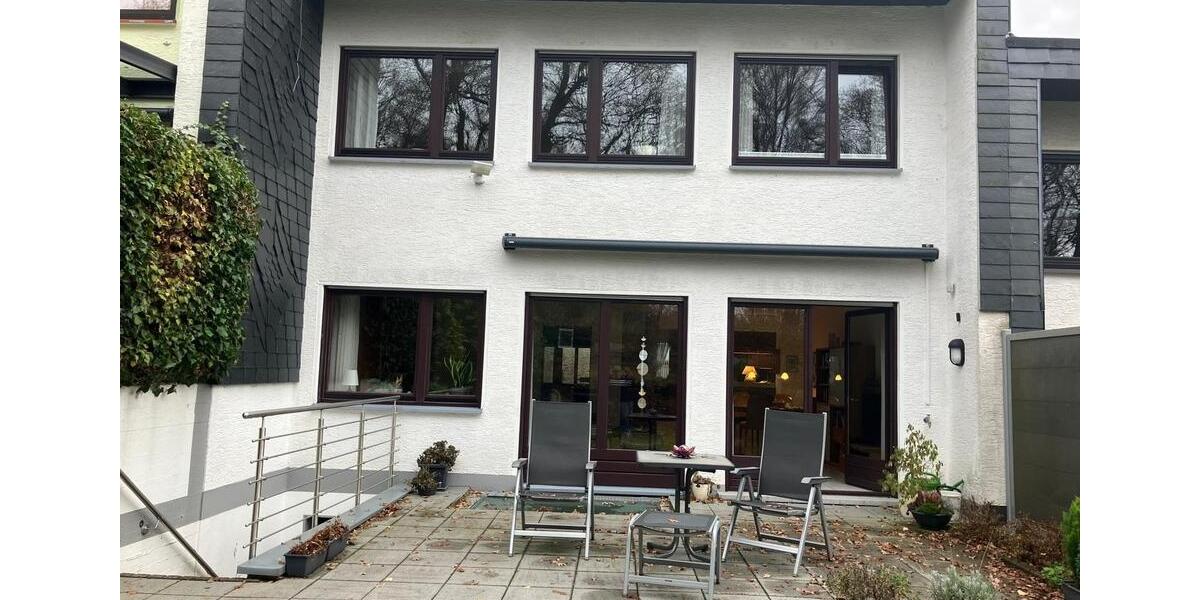 Reihenhaus Wiehl - 4.5 Zimmer, 135 m&sup2;, 1.600&euro; | Angebot:25230052