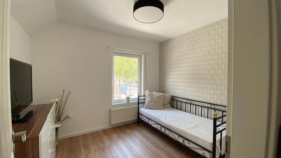 Wohnen auf Zeit Hamburg Wandsbek - 10 Zimmer, 120 m&sup2;, 580&euro; | Angebot:26636360