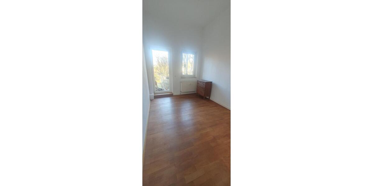 Wohnen auf Zeit Halle (Saale) Am Wasserturm/Thaerviertel - 1 Zimmer, 13 m&sup2;, 350&euro; | Angebot:25636378