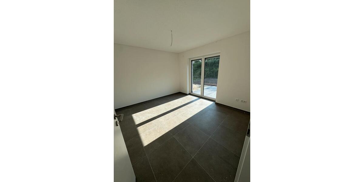 Erdgeschoßwohnung Saterland - 5 Zimmer, 104 m&sup2;, 1.150&euro; | Angebot:26033947