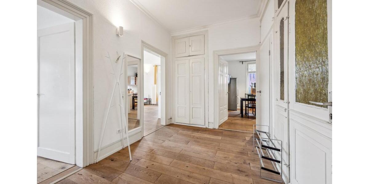 Wohnen auf Zeit Metzingen - 4 Zimmer, 140 m&sup2;, 140&euro; | Angebot:24841810