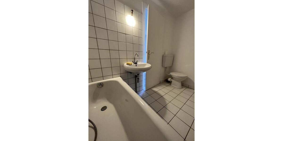 Dachgeschoßwohnung Wuppertal Elberfeld - 1 Zimmer, 28 m&sup2;, 260&euro; | Angebot:25149658