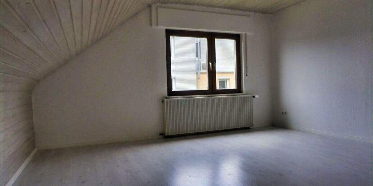 Etagenwohnung Ettlingen - 3 Zimmer, 75 m&sup2;, 800&euro; | Angebot:25214501