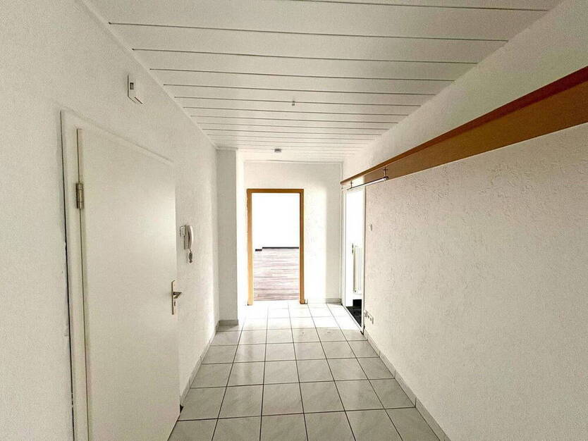 Top renovierte 3 Zimmer Wohnung Zentrum Dudweiler Uninähe