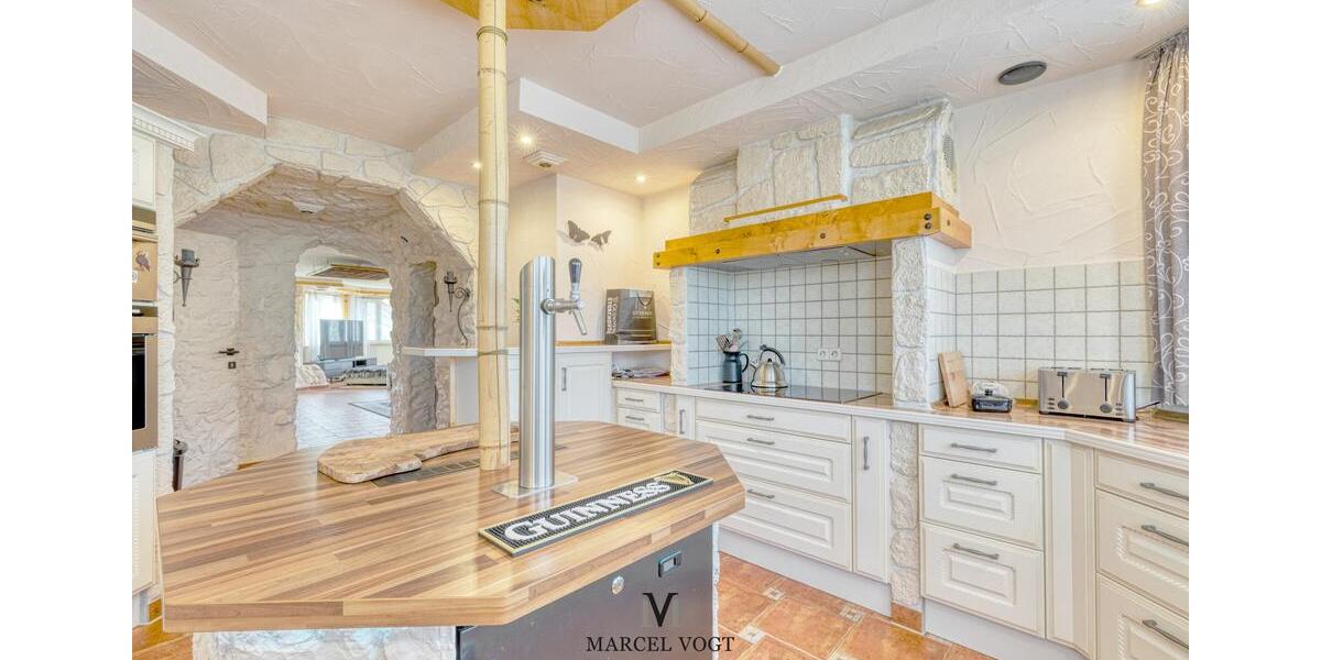 Einfamilienhaus Hülben - 8.5 Zimmer, 337 m&sup2;, 4.620&euro; | Angebot:23816966