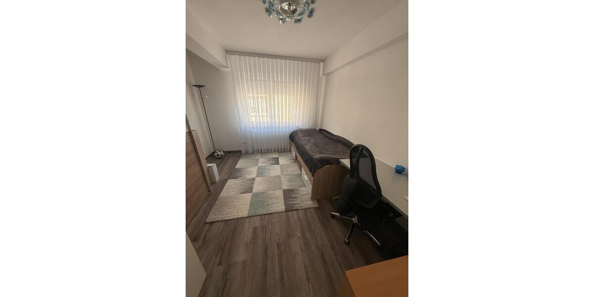 Etagenwohnung Kröv - 4 Zimmer, 105 m&sup2;, 1.200&euro; | Angebot:26314767