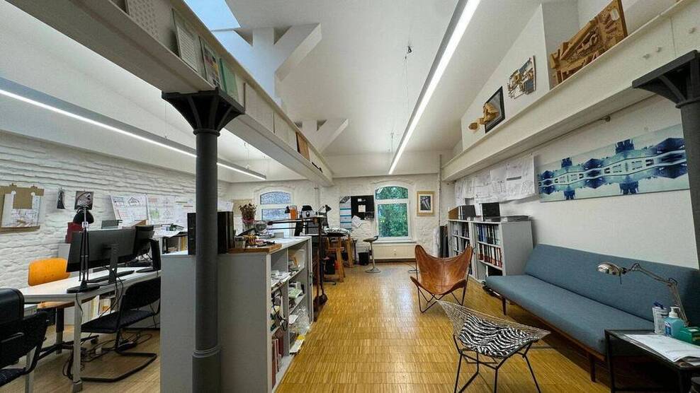 Ein Arbeitsplatz in altem Fabrikgebäude mitten in Berlin-Moabit - All-in-Miete