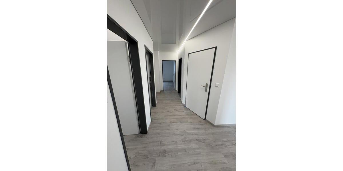 Etagenwohnung Hohenroth - 3.5 Zimmer, 101 m&sup2;, 1.050&euro; | Angebot:26566533