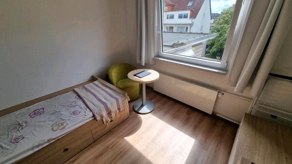 Wohnen auf Zeit Düsseldorf Stadtbezirk 3 - 1 Zimmer, 18 m&sup2;, 560&euro; | Angebot:24983427